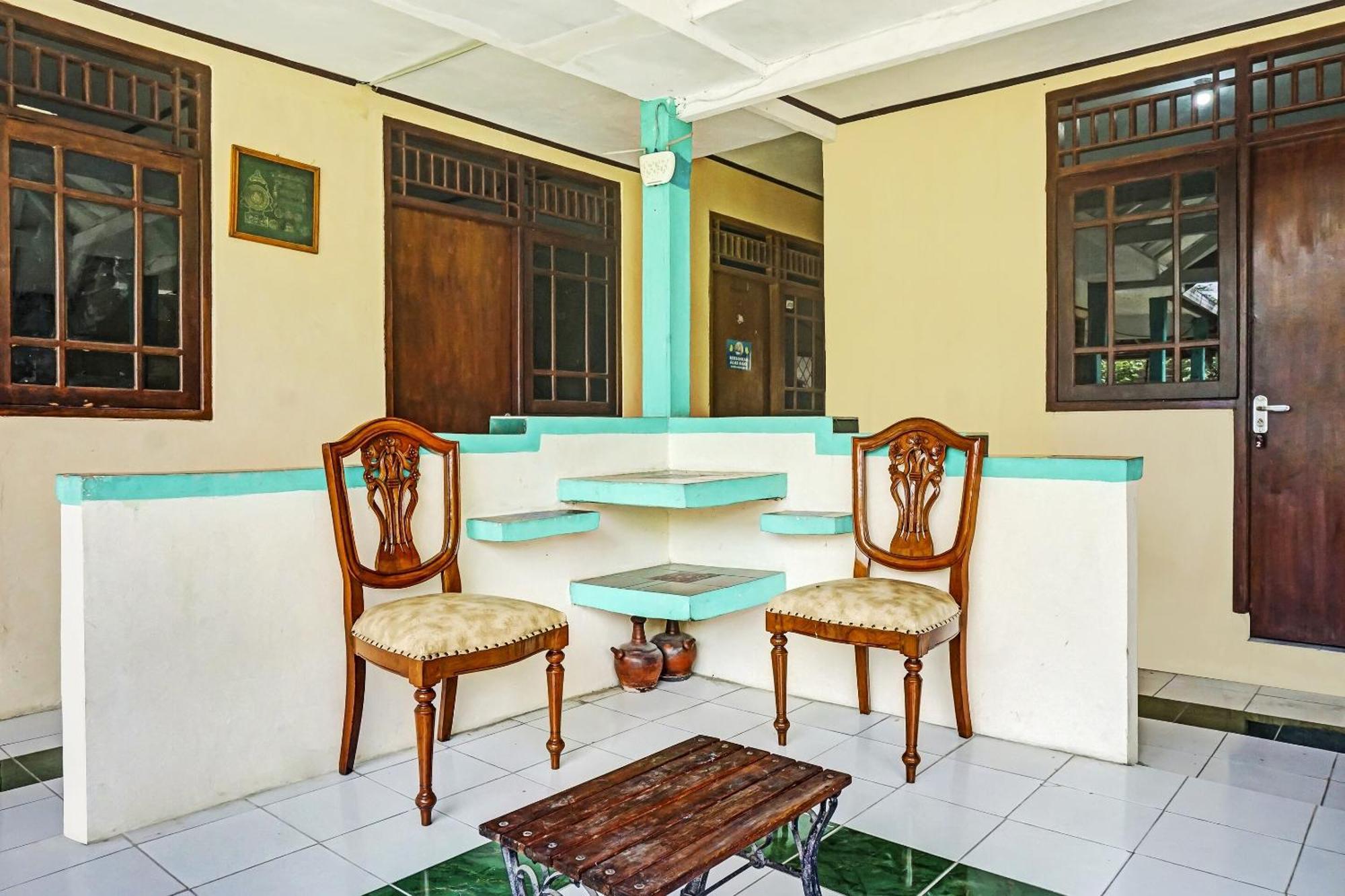 Oyo 90928 Wisma Asri Putra Syariah Bogor Exterior foto